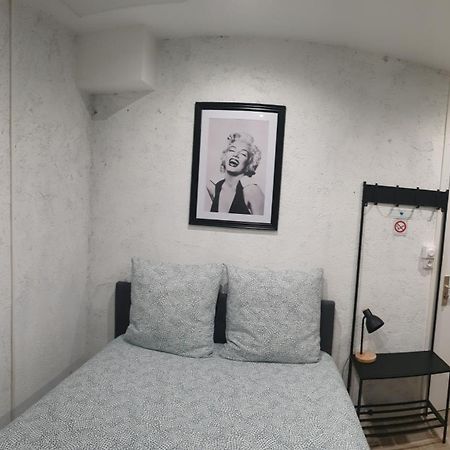 Au 36, Les Apparts Hotel Joigny Bagian luar foto
