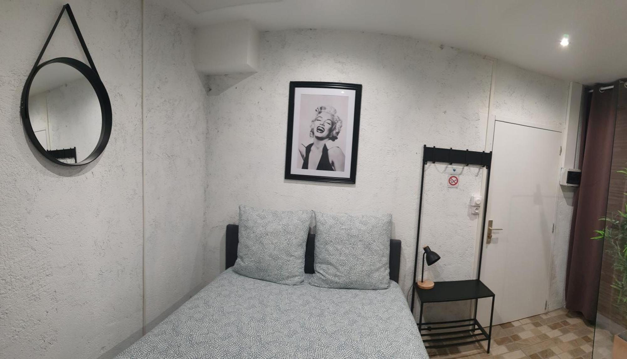 Au 36, Les Apparts Hotel Joigny Bagian luar foto