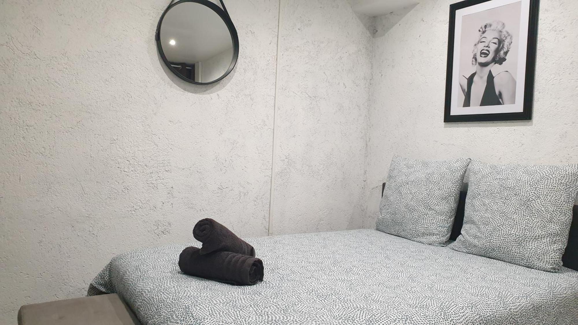 Au 36, Les Apparts Hotel Joigny Bagian luar foto
