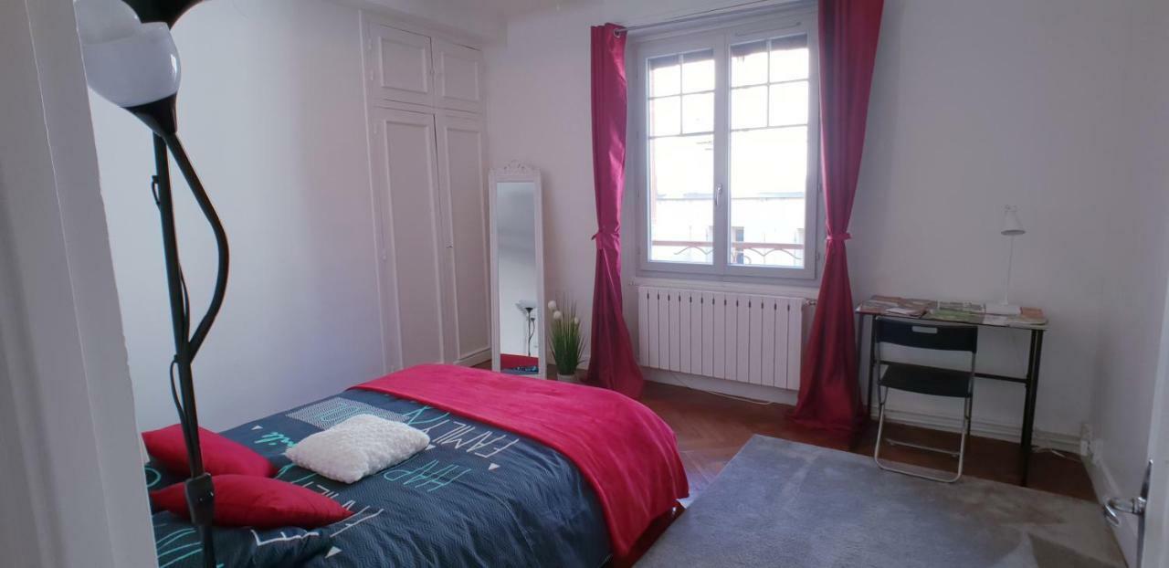 Au 36, Les Apparts Hotel Joigny Bagian luar foto