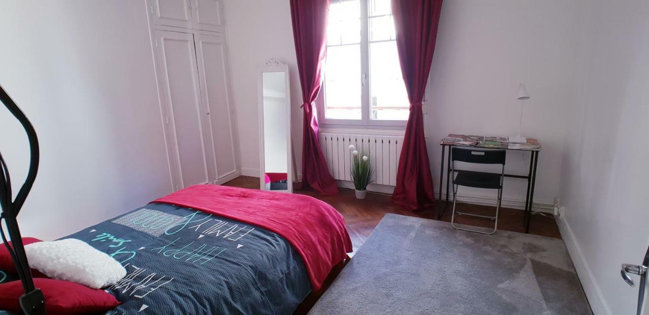 Au 36, Les Apparts Hotel Joigny Bagian luar foto