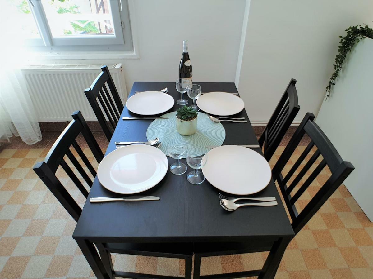 Au 36, Les Apparts Hotel Joigny Bagian luar foto