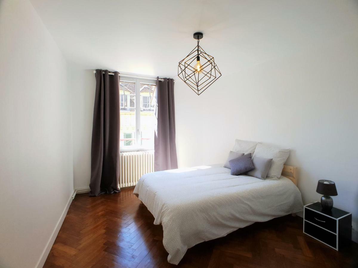Au 36, Les Apparts Hotel Joigny Bagian luar foto