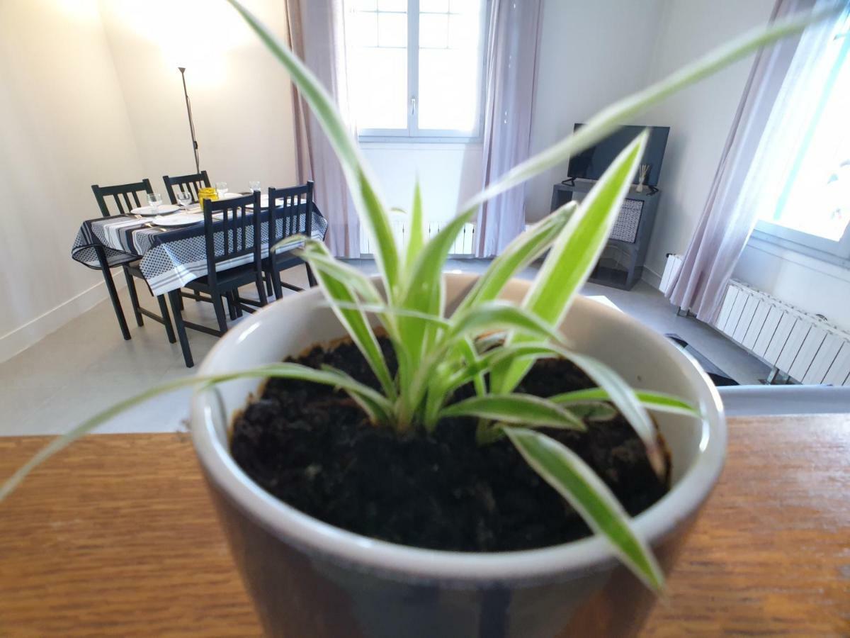 Au 36, Les Apparts Hotel Joigny Bagian luar foto