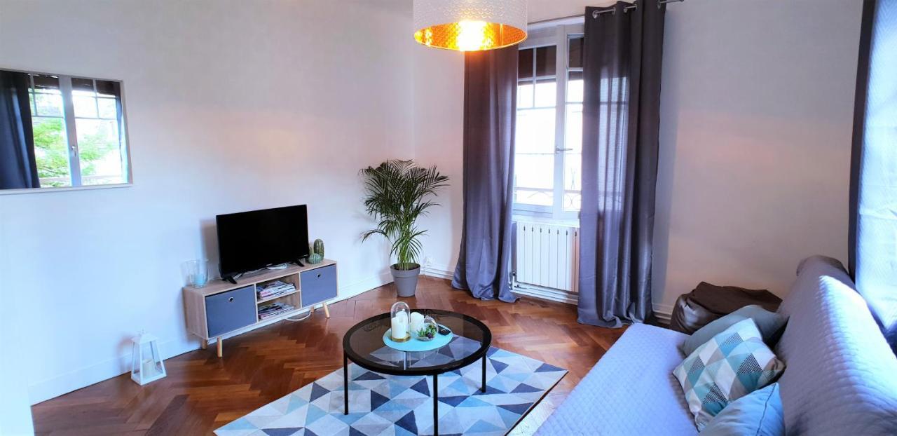 Au 36, Les Apparts Hotel Joigny Bagian luar foto