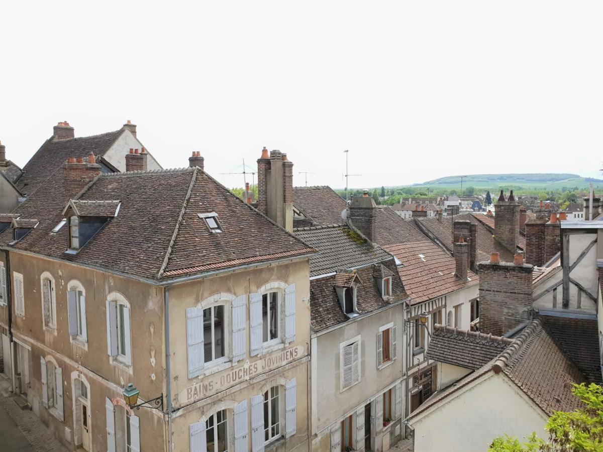 Au 36, Les Apparts Hotel Joigny Bagian luar foto